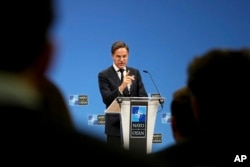 El secretario general de la OTAN, Mark Rutte, habla durante una conferencia de prensa previa a una reunión de ministros de Asuntos Exteriores de la OTAN en la sede de la OTAN en Bruselas, el martes 3 de diciembre de 2024. (Foto AP/Virginia Mayo)