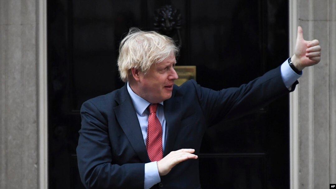 Perdana Menteri Boris Johnson di kantornya 10 Downing Street di London, 7 Mei 2020. 