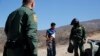 Пограничники арестовали в сентябре на границе с Мексикой 17 тысяч нелегальных мигрантов с детьми