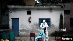 El informe del Centro de Compromiso Global del Departamento de Estado acusa a Rusia de propagar teorías falsas y rumores sobre la pandemia de COVID-19.