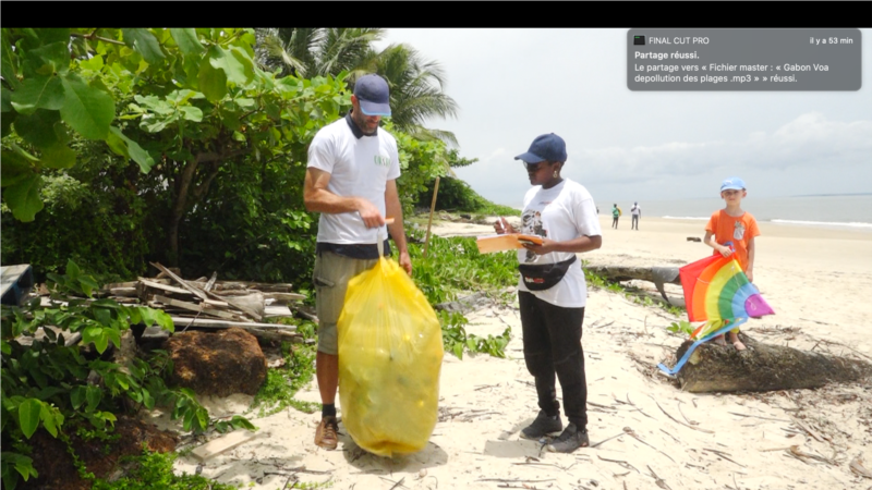 Des activistes gabonais nettoient les plages de Libreville