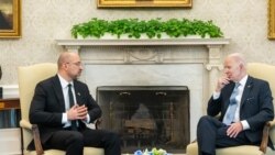 拜登在白宫会乌克兰总理，宣布8亿军援5亿金援与难民项目