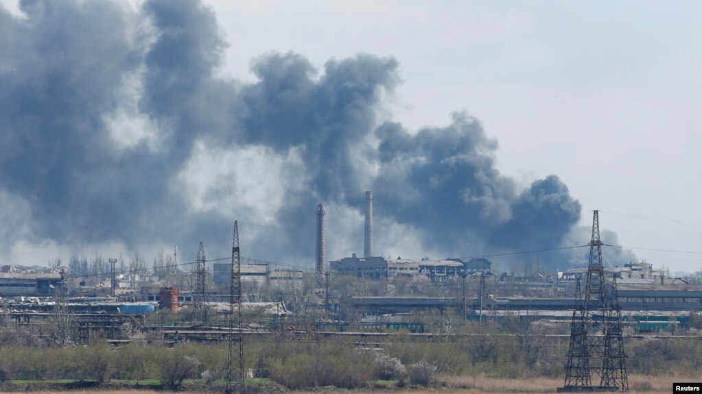 俄军继续攻打乌克兰马里乌波尔的亚速钢铁厂。（2022年4月20日）(photo:VOA)