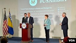 Američki senatori tokom konferencije za novinare u Sarajevu.