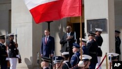 Секретарот за одбрана на САД Лојд Остин ја поздрави хуманитарна и воена помош на Полска за Украина