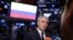 El presidente de Colombia, Iván Duque Márquez, habla con los reporteros en un cierre vespertino de la Bolsa de Nueva York, EEUU. el 11 de abril de 2020.