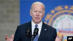 Prezidan Joe Biden pran la pawol nan eta New Hampshire, Madi 19 Avril 2022. 