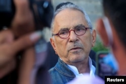 Presiden Timor Timur Jose Ramos Horta tampak berbicara dengan wartawan usai memberikan suara pada putaran kedua pemilihan presiden Timor Timur di Dili, Timor Timur, 19 April 2022. (Foto: Reuters)