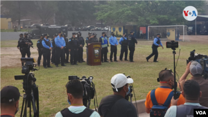 Expresidente de Honduras, Juan Orlando Hernández, extraditado a EEUU en la tarde del jueves, tras un retraso del vuelo, anunciaron las autoridades policiales hondureñas el jueves 21 de abril de 2022.