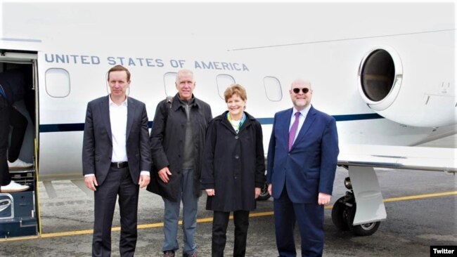 US Senators Chris Murphy, Thom Tillis, Jeanne Shaheen and US ambassador in Kosovo, Jeff Hovenier at Prishtin airport