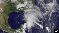 Fotografía distribuida por NASA/NOAA de la tormenta Andrea, la primera de la temporada del Atlántico, sobre Florida.