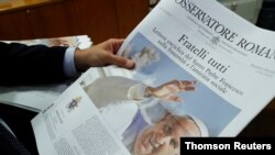 Lanzamiento de una nueva encíclica del Papa Francisco en el Vaticano, llamada "Todos Hermanos". Domingo 4 de octubre de 2020.