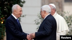 Shimon Peres, President Mahmoud Abbas and Papa Francis