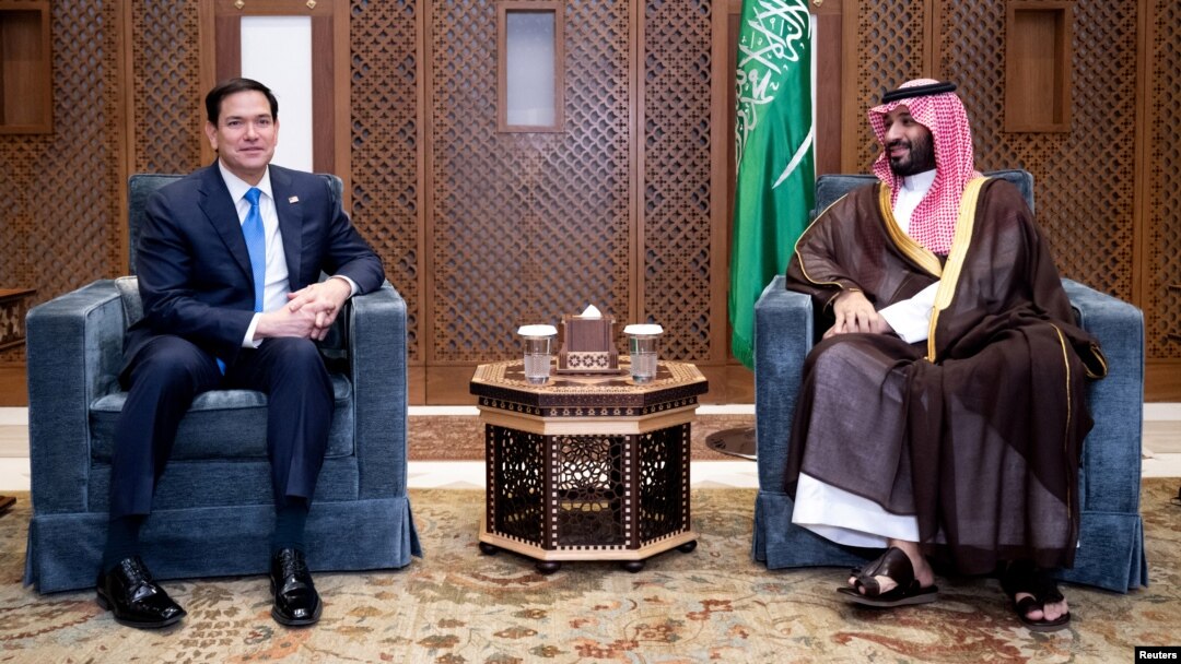Menteri Luar Negeri AS Marco Rubio bertemu Putra Mahkota Saudi Mohammed bin Salman di Jeddah, Arab Saudi, pada hari Senin (10/3). 