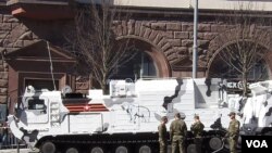 去年5月莫斯科红场阅兵彩排期间，在莫斯科街头的俄军北极地区装备。