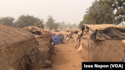 Vue du village des orpailleurs à Djikondi. (VOA/Issa Napon)