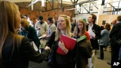 Feria de trabajo en la industria de la marihuana en el centro de Denver. La actividad laboral ha mejorado a niveles no vistos en siete años.