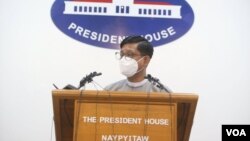 ေနျပည္ေတာ္သတင္းစာ ရွင္းလင္းပဲြမွာေတြ႔ရတဲ့ သမၼတ႐ံုး ေျပာခြင့္ရဦးေဇာ္ေဌး။ (မွတ္တမ္းဓာတ္ပံု - ႏိုဝင္ဘာ ၀၃၊ ၂၀၂၀)