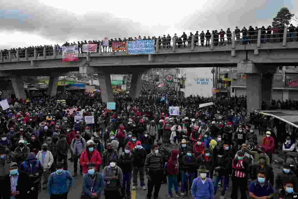 과테말라 토토니카판에서 알레한드로 지아마테이 대통령의 사임을 요구하는 대규모 시위가 열렸다. 