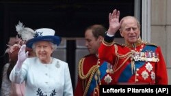 Prince Philip (D), molngani ya reine Elizabeth II na Buckingham Palace, Londres, Grande-Bretagne, 14 juin 2014.