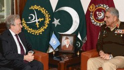 اقوام متحدہ کے سیکرٹری جنرل انتونیو گوترس جی ایچ کیو میں پاکستانی فوج کے سربراہ جنرل باجوہ سے ملاقات کر رہے ہیں۔ 17 فروی 2020