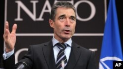 El secretario general de la OTAN, Anders Fogh Rasmussen, en una rueda de prensa este martes en Bruselas.