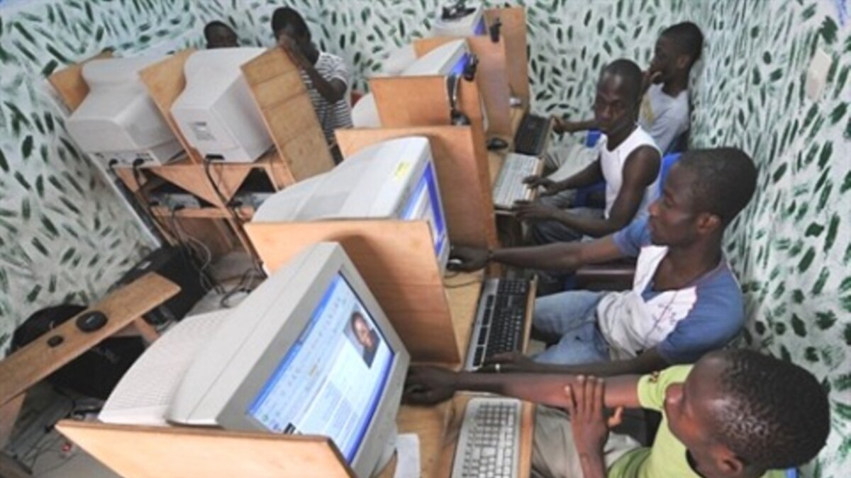 Près De 100 Escrocs Sur Internet Arrêtés En 2018 En Côte D'Ivoire