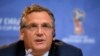 អគ្គលេខាធិការ​ FIFA លោក​ Jerome Valcke ថ្លែង​ក្នុង​សន្និសីទ​សារព័ត៌មាន​នៅ​ទីក្រុង ​St. Petersburg ប្រទេស​រុស្ស៊ី​ ថាការ​ស៊ើបអង្កេត​នាពេល​បច្ចុប្បន្ននេះ​ទៅ​លើ​សហព័ន្ធ​បាល់ទាត់ពិភពលោក​ FIFA មិន​បាន​ជួយដល់​ការ​សម្រេច​បាន​កិច្ចព្រមព្រៀង​ថ្មី​ជាមួយ​អ្នក​ឧបត្ថម្ភ​ទេ (រូបថត៖២៤ កក្កដា ២០១៥)។