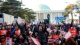 خوشحالی مردم کره جنوبی بعد از اعلام جرم علیه &laquo;پارک گئون هی&raquo; رئیس جمهوری