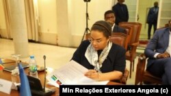 Ministra das Relações Exteriores da Rep. Dem. do Congo, Thérèse Wagner, em Luanda em reunião ministerial.