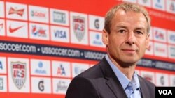 El nuevo entrenador de la selección estadounidense, Jürgen Klinsmann, logró que su equipo mejorara su imágen ante México.