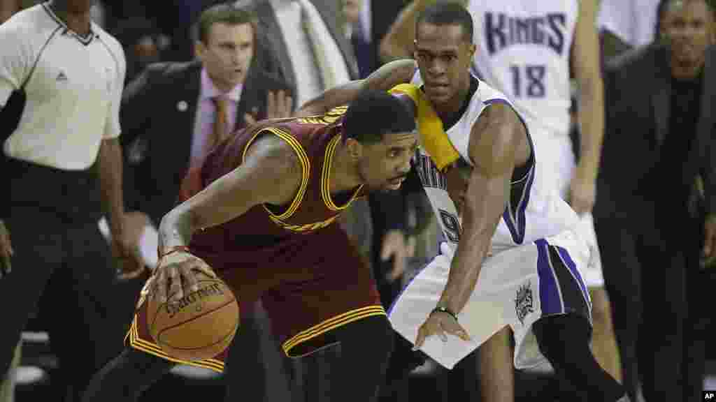 Les Cleveland Cavaliers se sont repris, sur le parquet de Sacramento, sur un score de 111-120, deux jour aprés leurs défaite face aux Memphis Grizzlies.