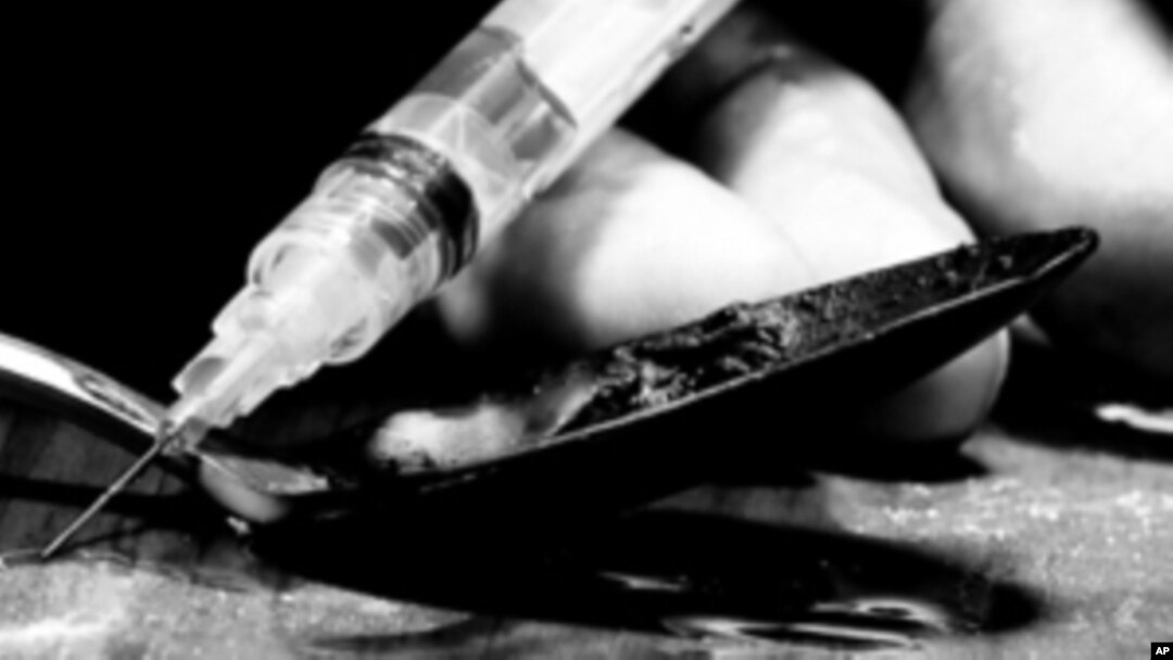 La ONU advierte que las mujeres pueden desatar una crónica adicción a las drogas por el uso indebido de tranquilizantes y sedantes. 
