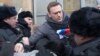 L'opposant russe Navalny brièvement interpellé un mois avant la présidentielle