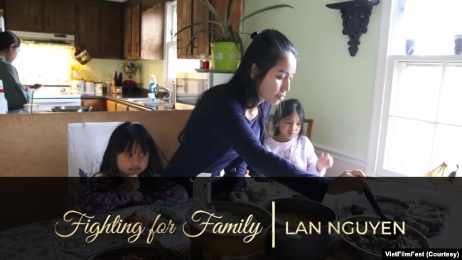 Phim tài liệu dài "Fighting for Family" được giải Tiêu Điểm - Spotlight Award