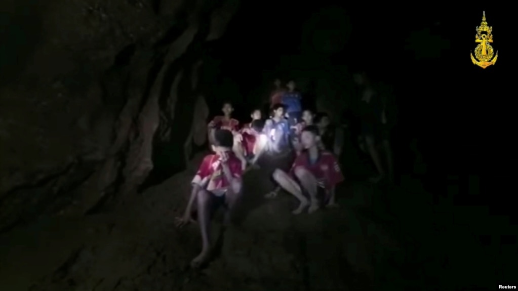Các cầu thủ nhí bị kẹt trong hang ở Thái Lan gần 13 ngày, tính đến ngày 6/7