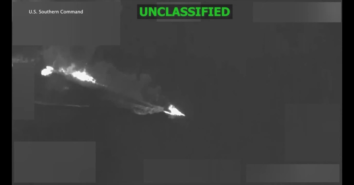 美军通报在东太平洋海域打击一艘贩毒船