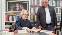 Firat Cewerî Pirtûkên Xwe li Stenbolê Îmze Dike
