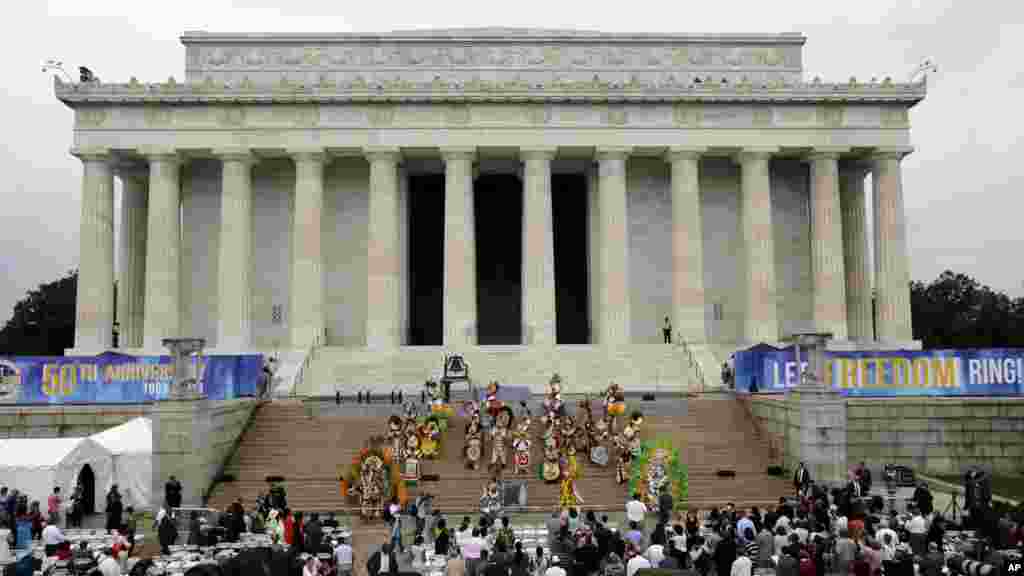 The group Junkaroo performs at the Let Freedom Ring ceremony at the Lincoln Memorial in Washington, Aug. 28, 2013, to commemorate the 50th anniversary of the 1963 March on Washington for Jobs and Freedom.