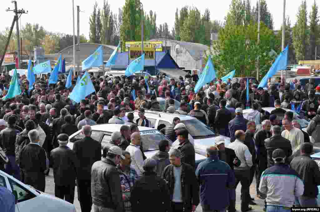 Всього у блокуванні кордону взяли участь, за різними оцінками, до тисячі бійців різних силових підрозділів Росії.