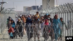 اقوامِ متحدہ کے ادارہ برائے مہاجرین پاکستان کے ترجمان قیصر خان آفریدی نے وائس آف امریکہ سے گفتگو میں کہا کہ اس وقت افغانستان میں عملی کنٹرول طالبان کا ہے اور ملک میں غیر یقینی کی صورتِ حال ہے۔ (فائل فوٹو)