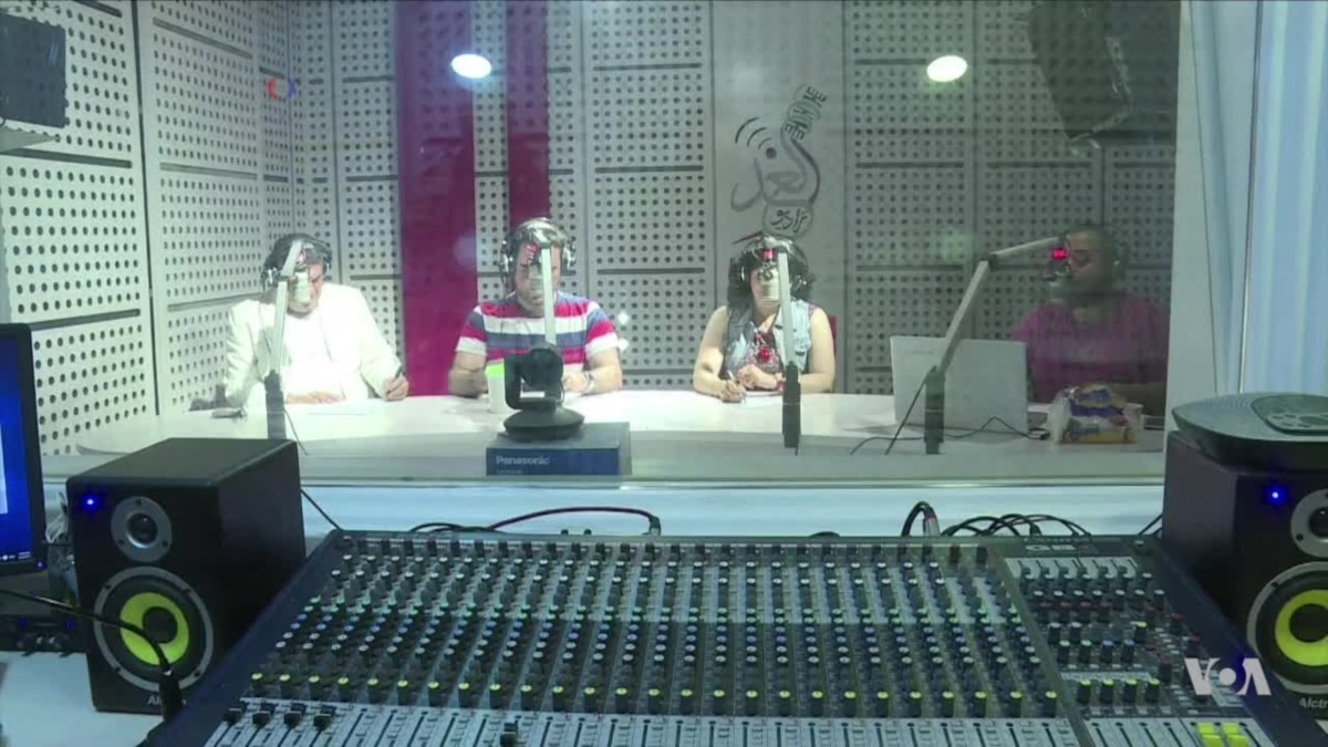 Radio Resistance Iraqi Amateur Broadcasters Who Beat Islamic State