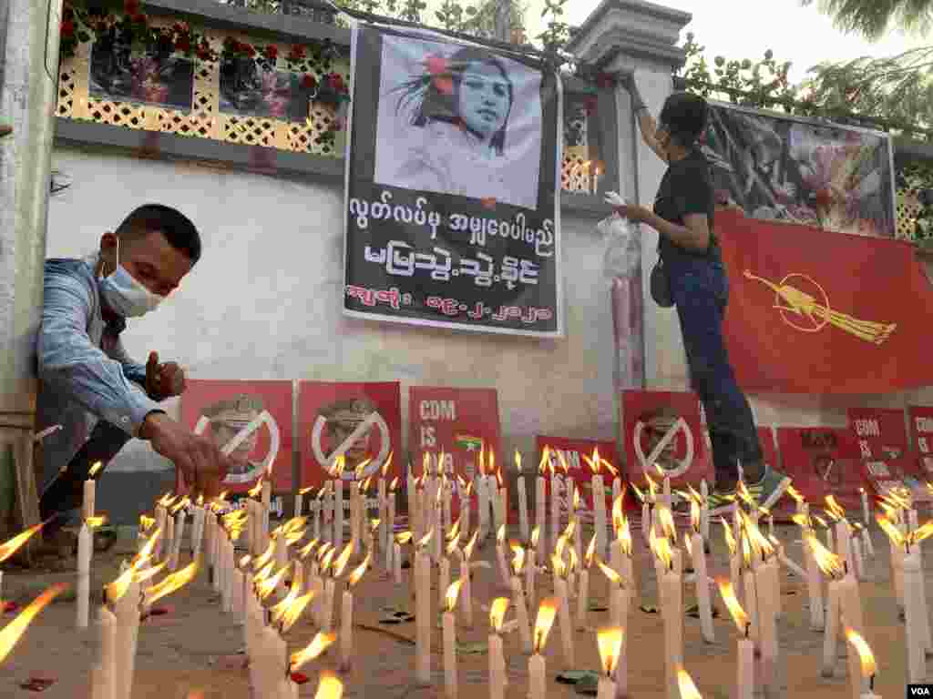 ကွယ်လွန်သူ မမြသွဲ့သွဲ့ခိုင် အမှတ်တရ မန္တလေး ဆုတောင်းပွဲမြင်ကွင်းများ (ဓာတ်ပုံ - ဗွီအိုအေမြန်မာပိုင်း)