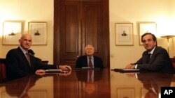 당대표들과 연립정부 구성을 논의하는 파판드레우 총리 (좌)