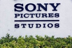 سونی اعلام کرد واحدهای تولید و نمایش فیلم به سبب به تعویق افتادن طرح‌های تولیدی و کاهش از تماشاگران سینماهاَ‌ از یک تا سه سال دیگر با کاهش درآمد روبرو می‌شود.