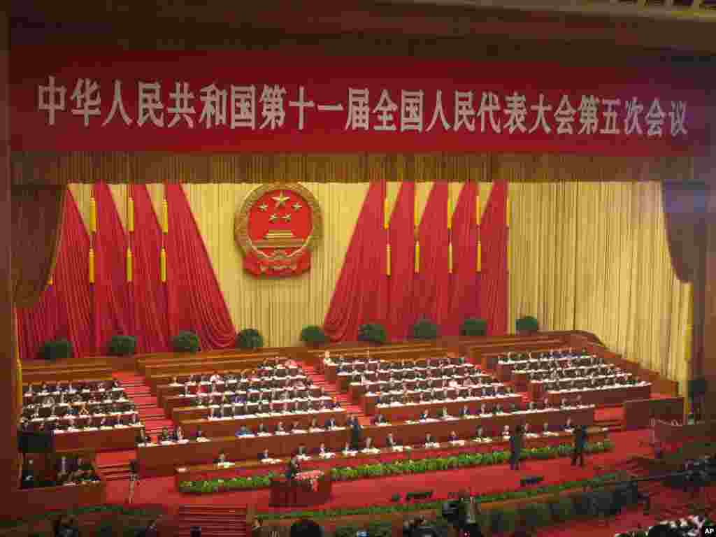 温家宝总理做政府工作报告