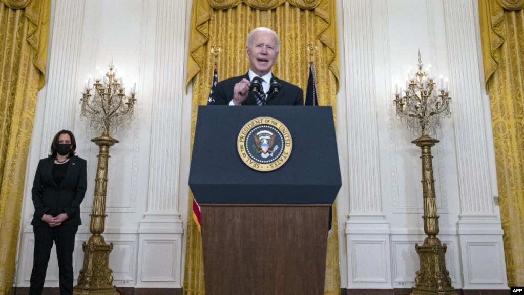 Biden bën thirrje për ligje më të forta për kontrollin e armëve