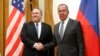 Le secrétaire d'État américain Mike Pompeo, à gauche, et le ministre russe des Affaires étrangères, Sergueï Lavrov, avant leur entretien dans la ville balnéaire de Sochi, dans le sud de la Russie, le 14 mai 2019. 