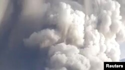 La erupción del Volcán Taal, vista desde Tagaytay, Filipinas. Foto REUTERS.