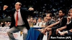 Syracuse coach Jim Boeheim uses some interesting body language during a big tournament in 1987. 